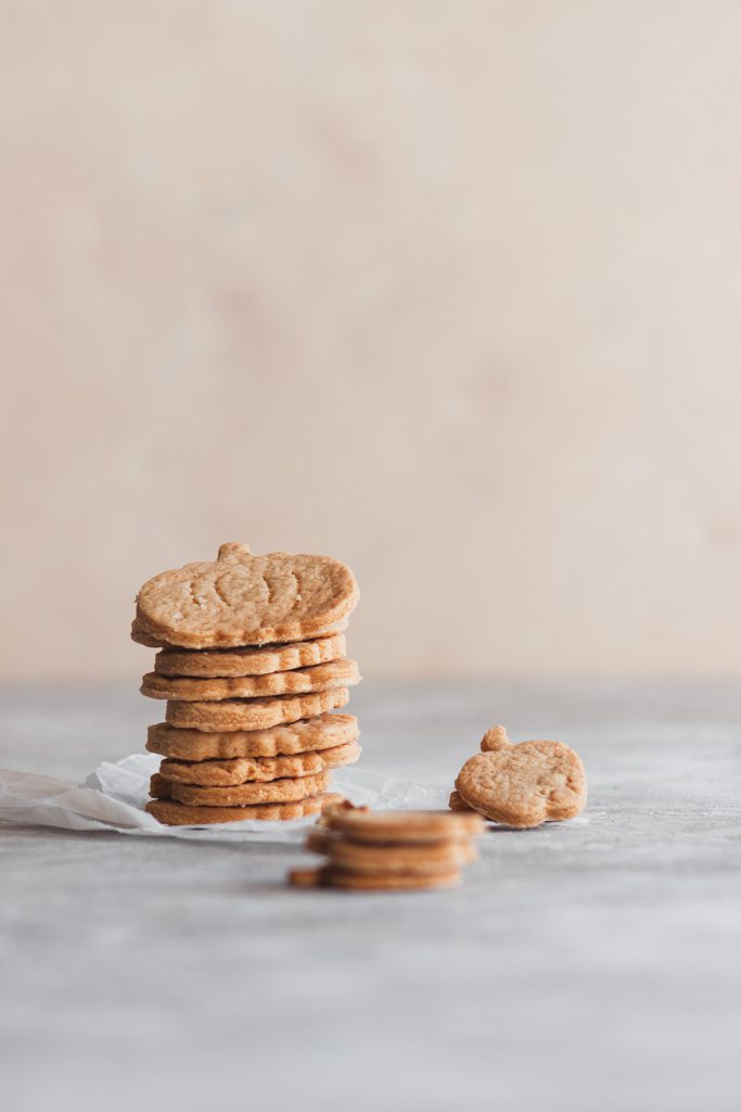 A pile of cinnamon sugar cookies.