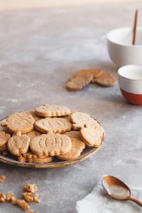Read more about the article Cinnamon Sugar Cookies with Lemon Juice Icing